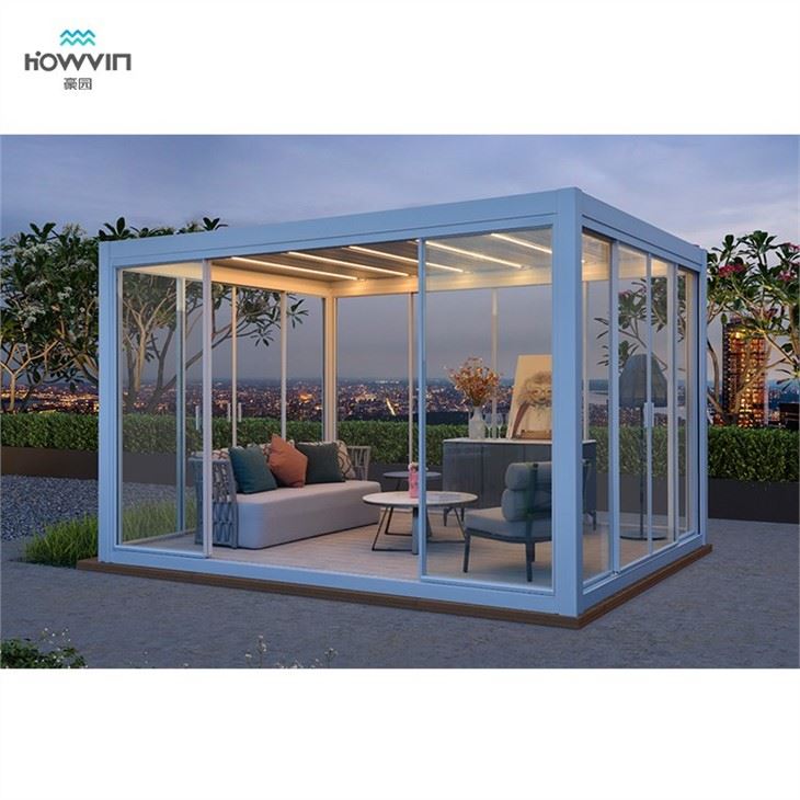 Motorizovaná pergola v okolí